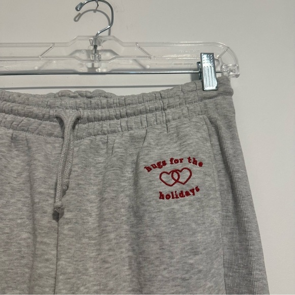 Pudus gray sweatpants with embroidered hearts - Picture 6 of 6